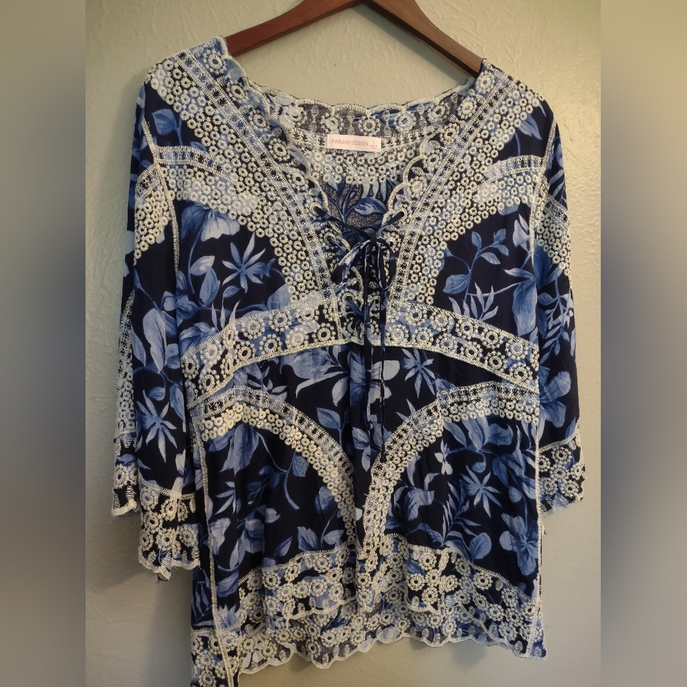 Parami Design Blue & White Floral Embroidered Lace-Up Tunic Top, Size L